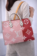 Louis Vuitton Onthego MM Tote Bag – Giant Monogram Multicolor Canvas