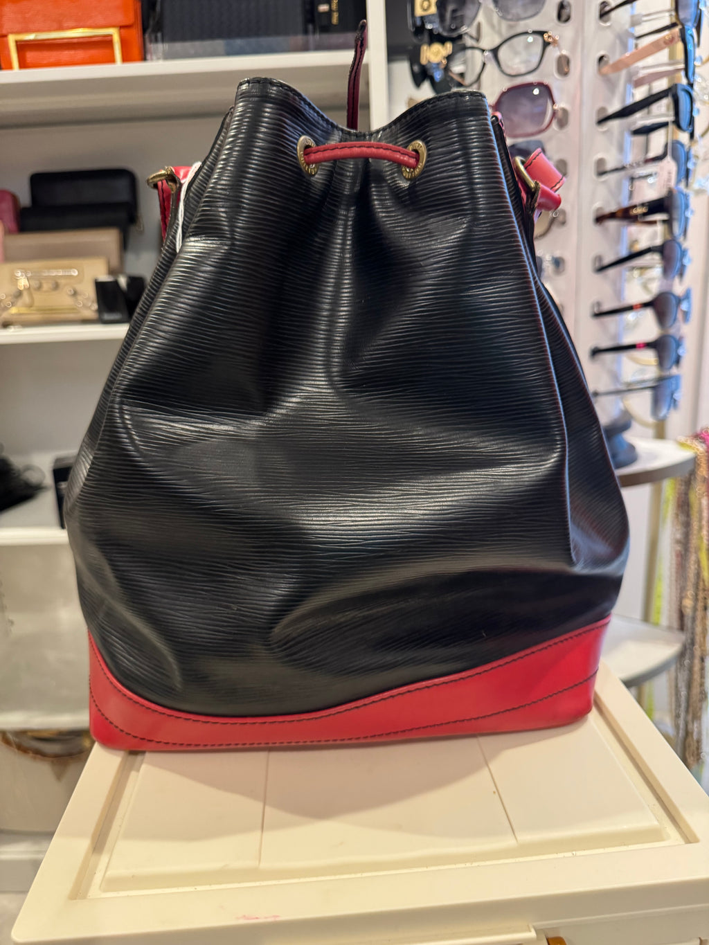 Louis Vuitton Noé GM Bucket Bag – Black & Red Bicolor Epi Leather (Vintage)