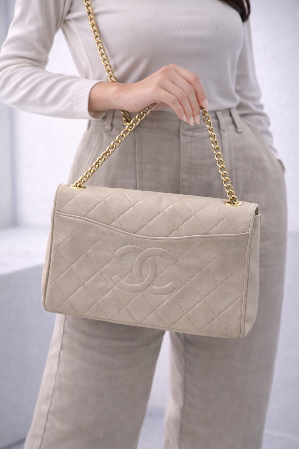 Vintage Chanel Matelassé Full Flap Chain Shoulder Bag – Beige/Ivory Lambskin with Gold Hardware