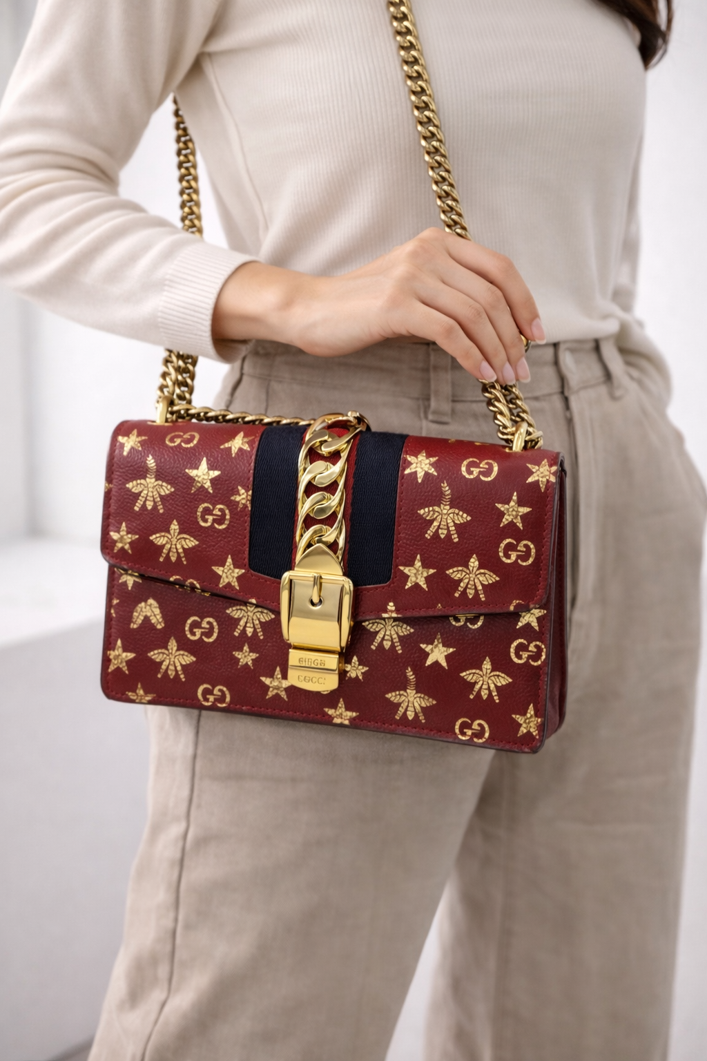 Gucci Limited Edition Sylvie Shoulder Bag – Red Leather with Gold Bee & Star Print